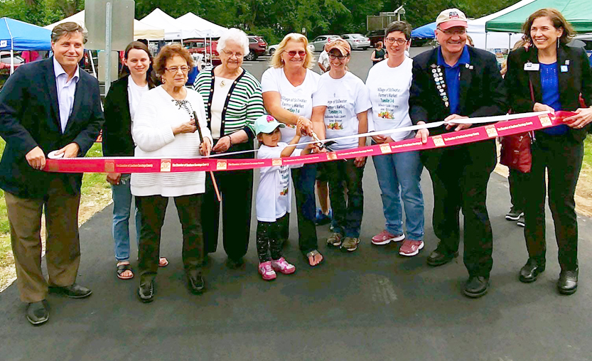 Farmers market ribbon cutting