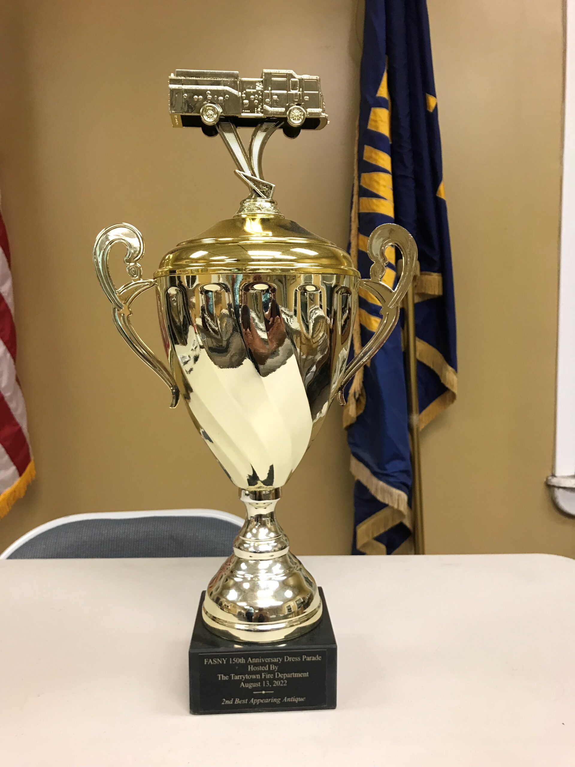 gold trophy cup